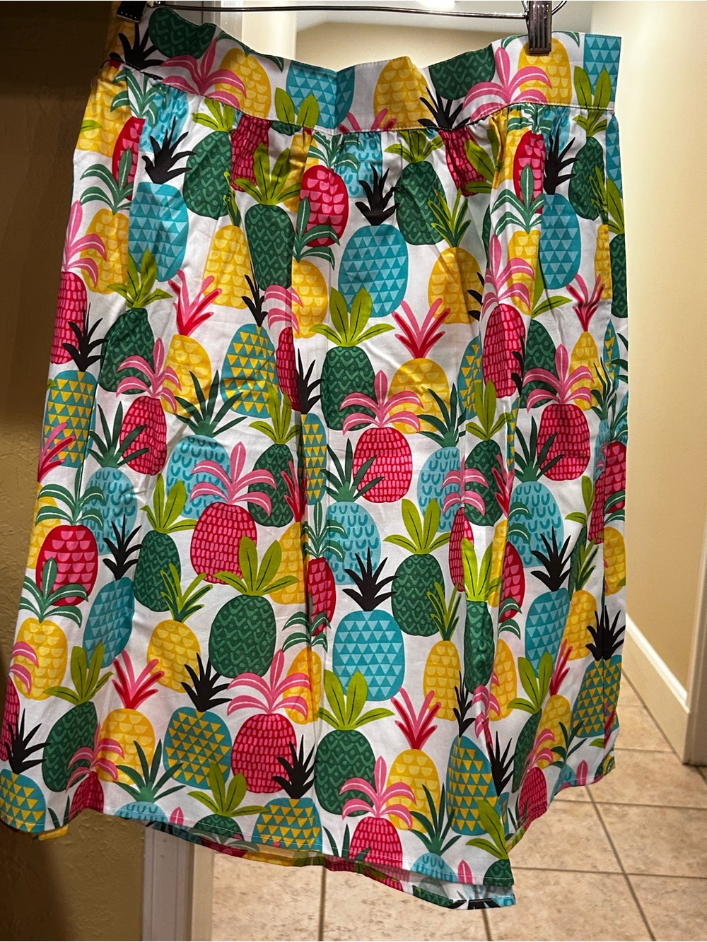 NWOT Retrolicious Pineapple retro print 1x 100% cotton, pockets, pink turquoise